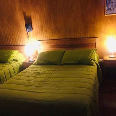 Hostal Chalet Las Violetas 푼타아레나스 외부 사진